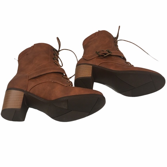 LACE UP BOOTIES SIZE 8.5 - Picture 5 of 6